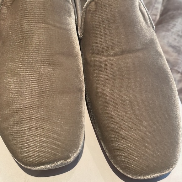 VINCE Velvet Smoking Slipper Shoes 6.5 NWOTS - Picture 3 of 11